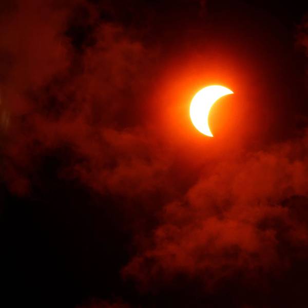 Eine totale Sonnenfinsternis hat am Montag Millionen Menschen in Nordamerika begeistert.