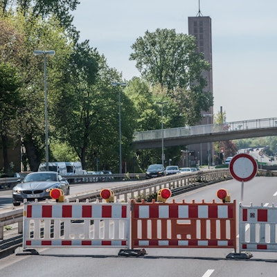 Gesperrter Trog der Stadtautobahn in Küppersteg im April 2020