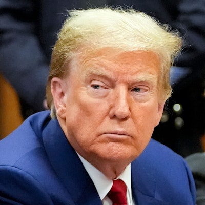 Der ehemalige US-Präsident Donald Trump steht in New York wegen Schweigegeldzahlungen an die Pornodarstellerin Stormy Daniels vor Gericht.