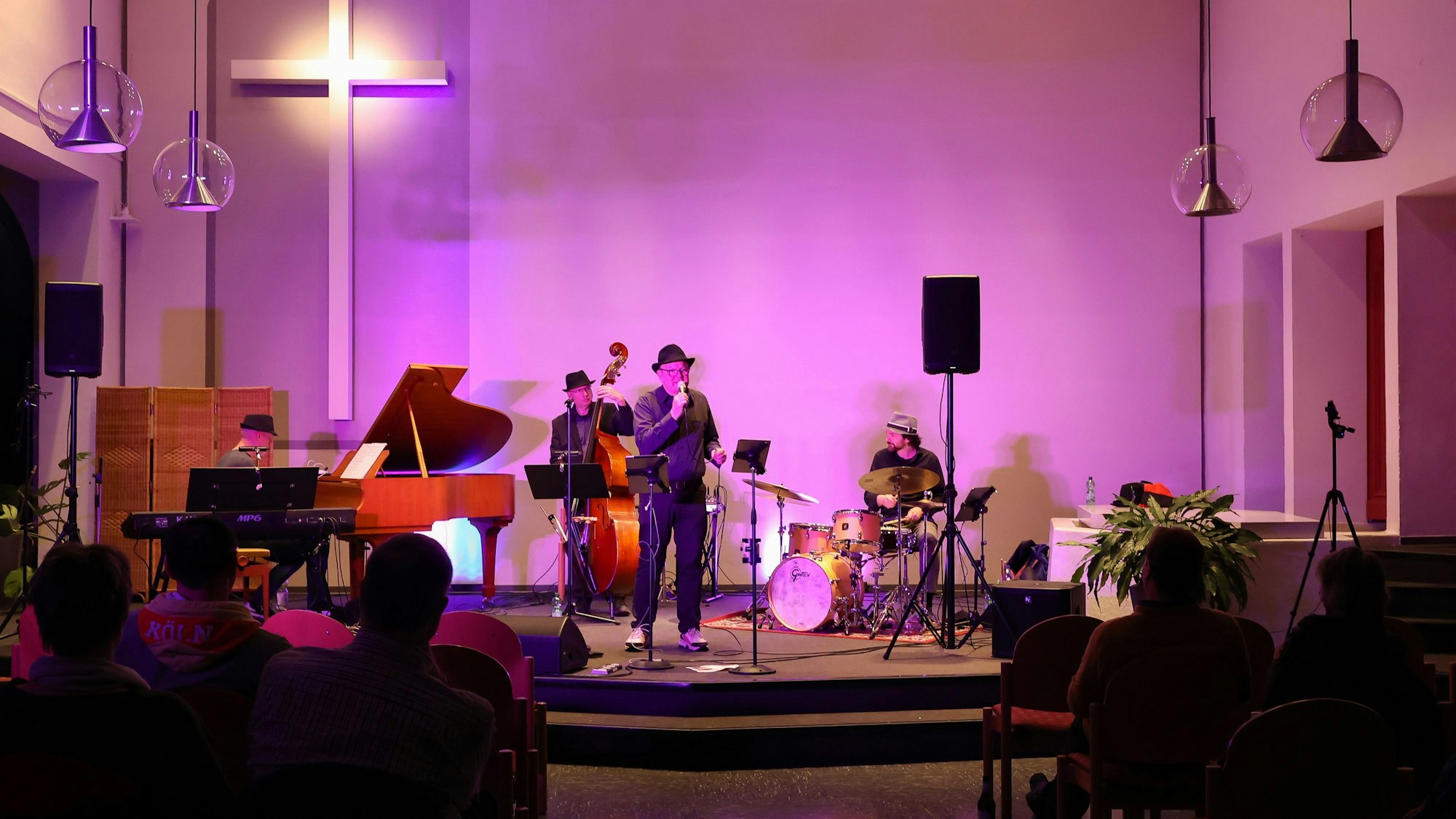 Im vergangenen Jahr spielte die Band „Wir sind Roger“ in der Babtistenkirche im Rahmen der Mülheimer Nacht. (Archivbild)