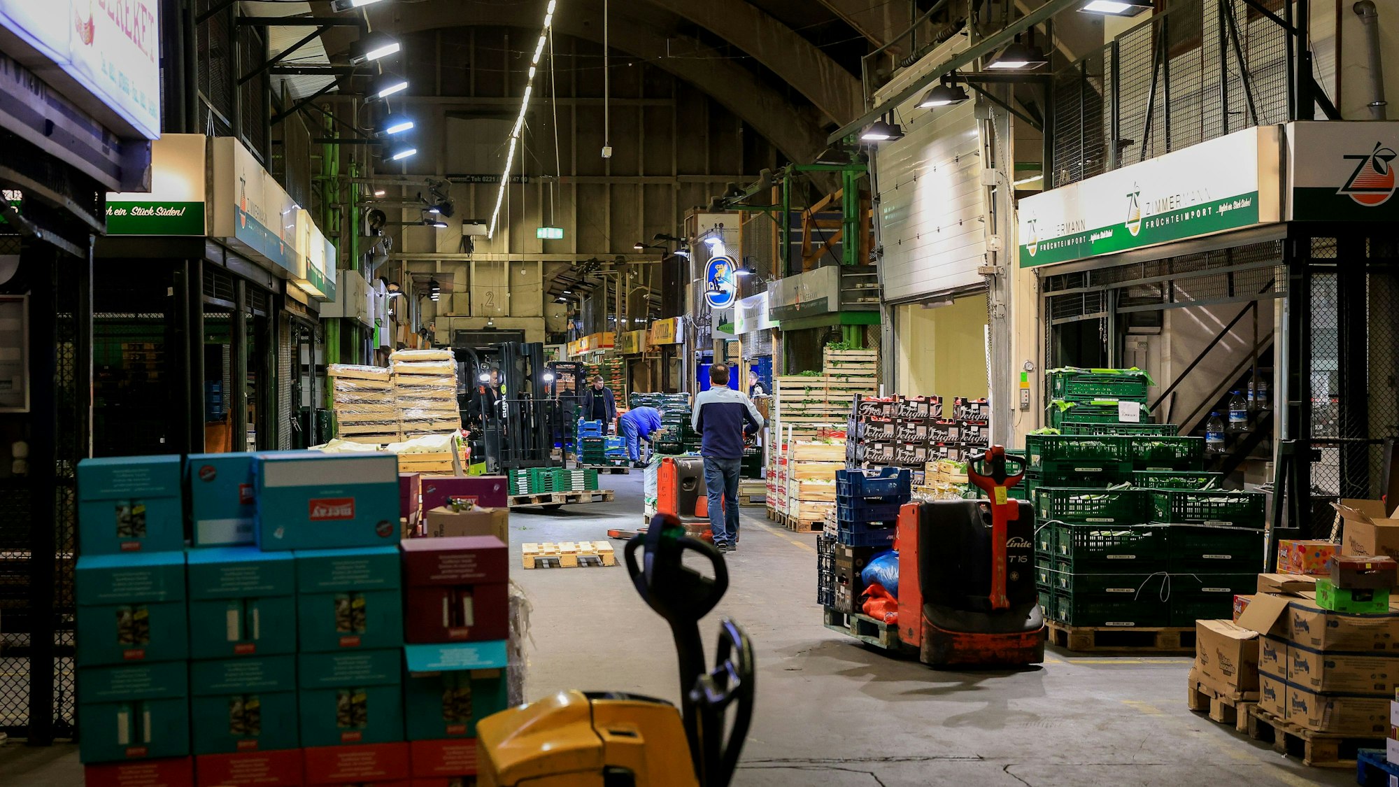 Die denkmalgeschützte Markthalle ist an der Westseite stark baufällig.