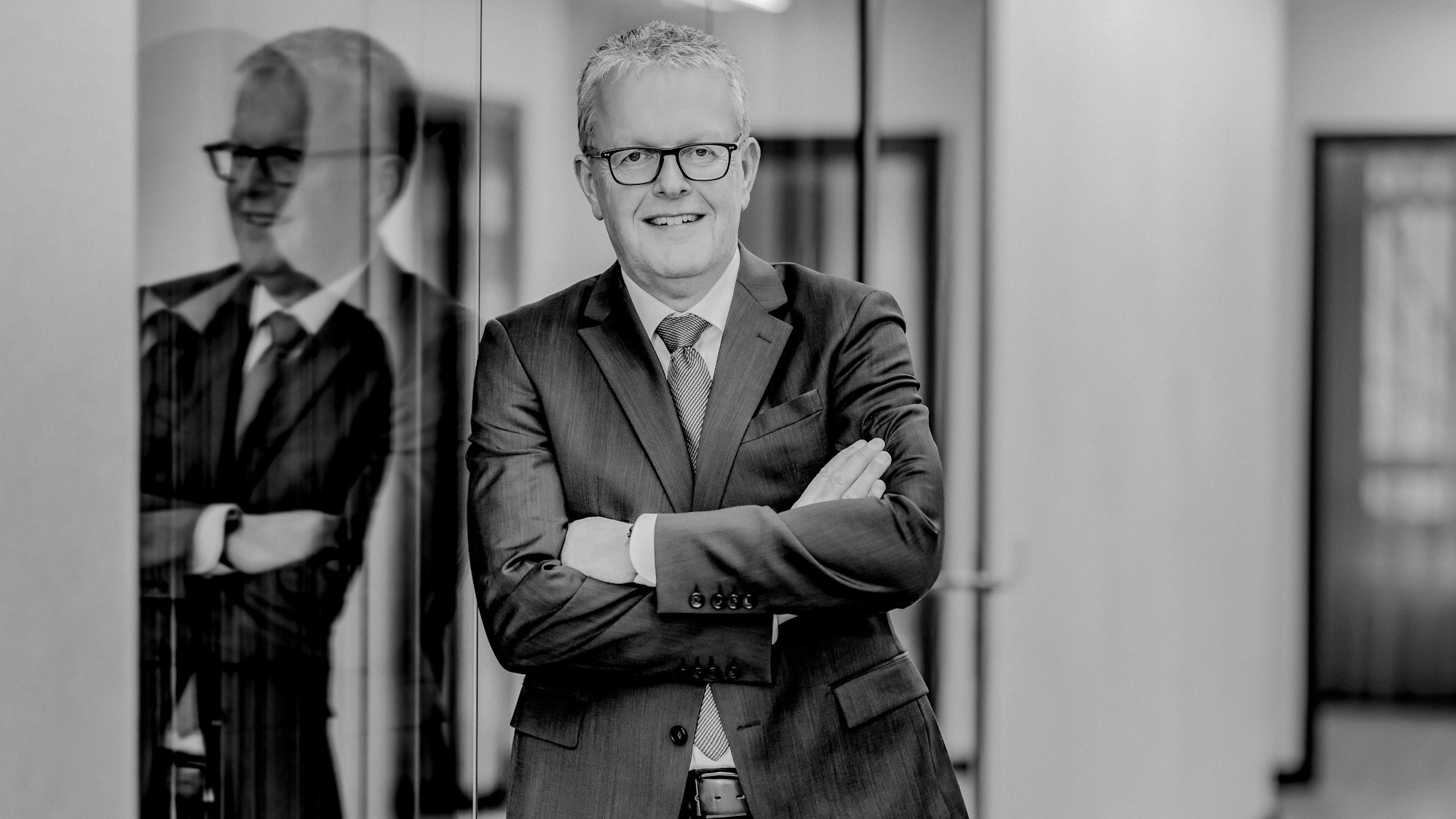 Frank Dabringhausen im Porträt (schwarz-weißes Foto).