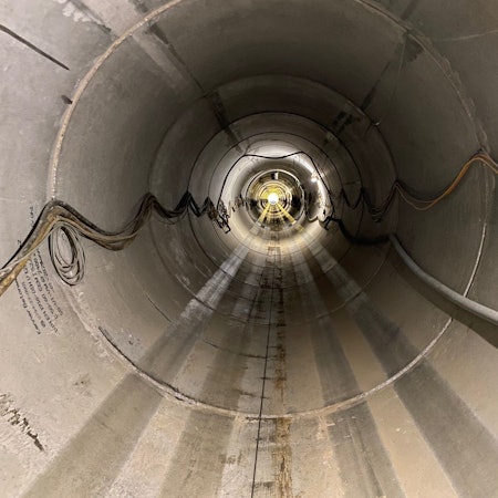 Zu sehen ist ein Blick in den künftigen Kanal.