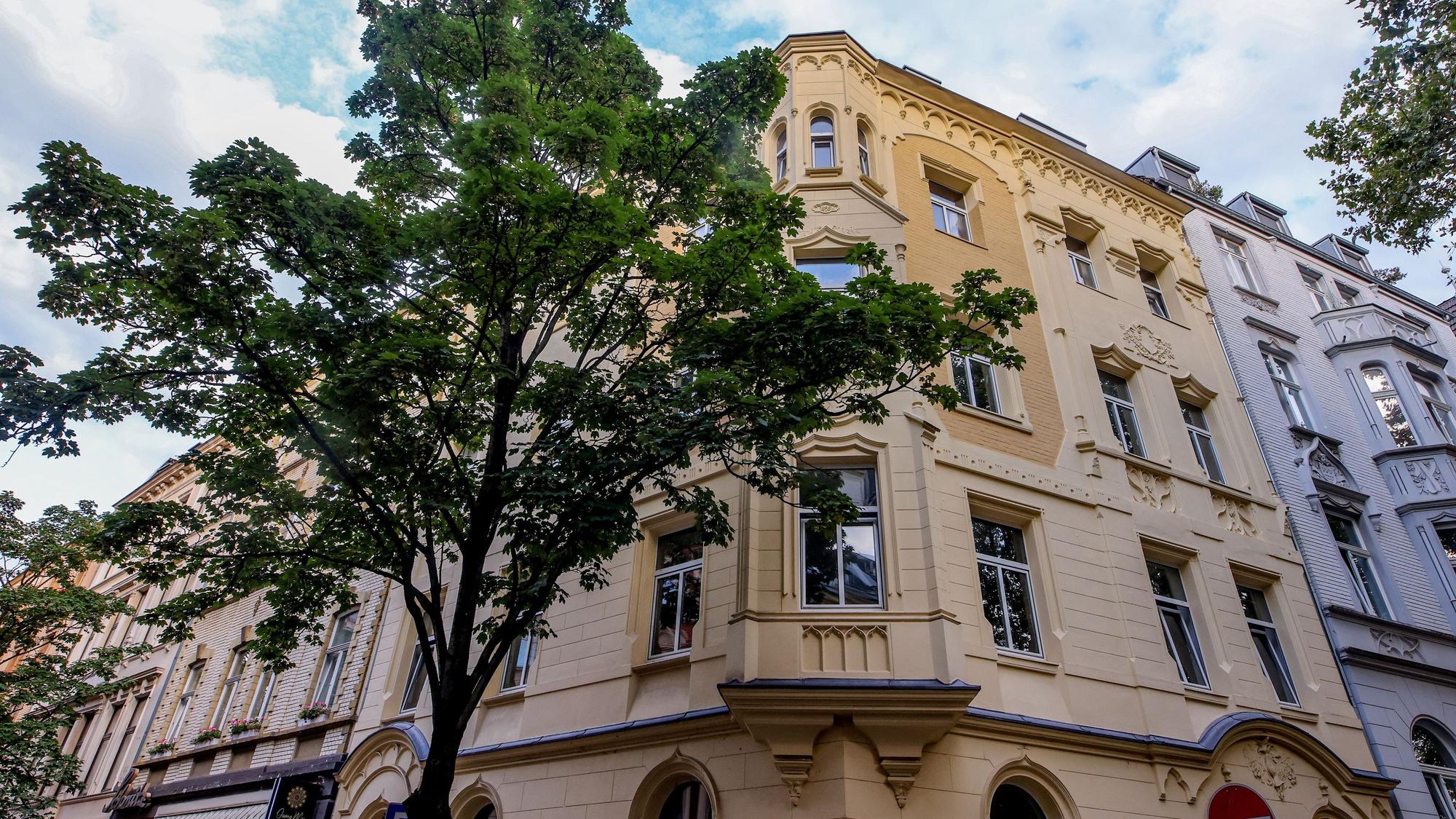 Altbau-Fassaden in der Südtsadt in Köln an der Ohmstraße
