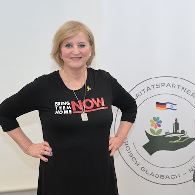 Berichteten von ihrer Reise nach Israel und dem Kibbuz Nir Noz: Petra Hemming und Roman Salyutov.