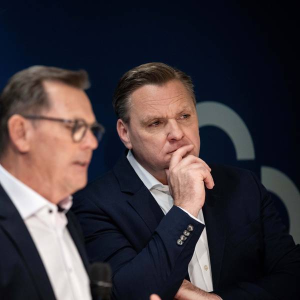 Insolvenzverwalter Stefan Denkhaus (v.l.), Unternehmer Bernd Beetz und Galeria-Chef Olivier van den Bossche informieren bei der Pressekonferenz von Galeria Kaufhof über das Ergebnis des Bieterprozesses für Galeria Karstadt Kaufhof.