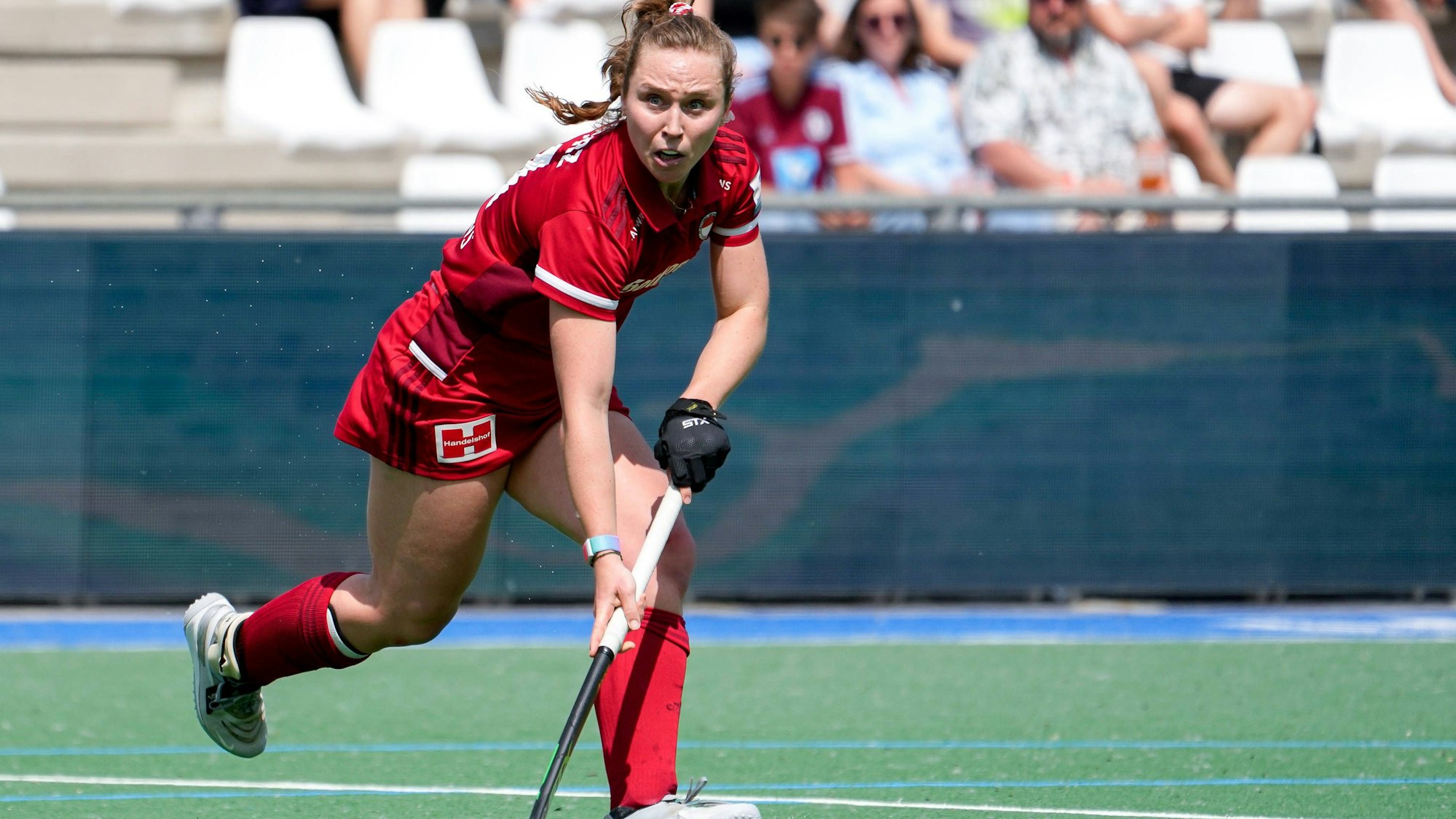 Nike Lorenz KTHC, 11, am Ball, Freisteller, Ganzkörper, Einzelbild, Einzelfoto, Aktion, Action, 03.06.2023, Mannheim Deutschland, Hockey, Deutsche Meisterschaft, Halbfinale, Damen, Der Club an der Alster - Rot-Weiss Köln *** Nike Lorenz KTHC, 11 , on the ball, cutout, full body, single image, single photo, action, action, 03 06 2023, Mannheim Germany , Hockey, German Championship, Semifinal, Ladies, Der Club an der Alster Rot Weiss Köln xozx
