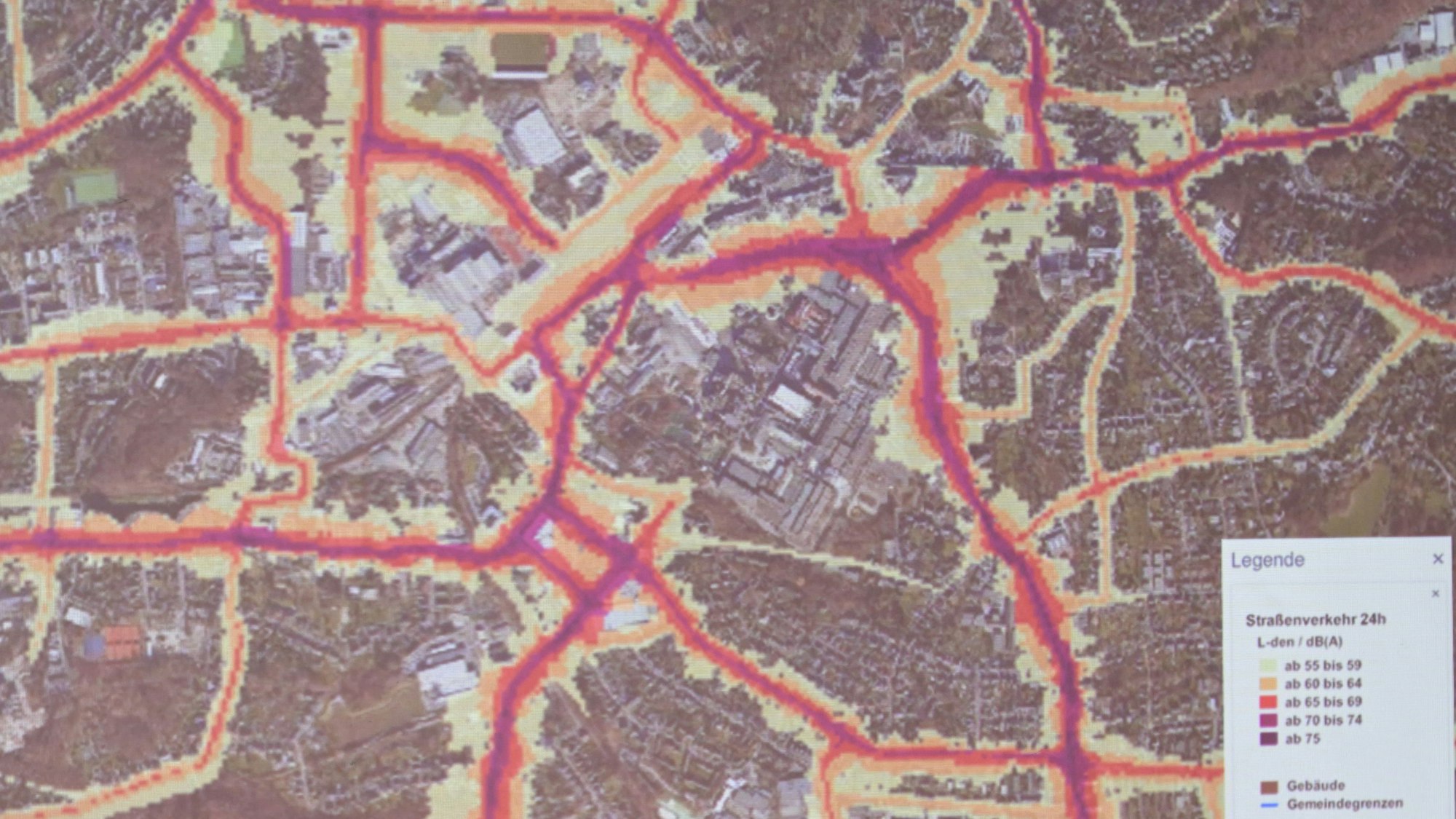 Ein Netz von Straßen ist in unterschiedlichen Farben eingefärbt.