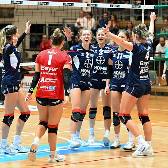 24.02.2024, Volleyball-Bayer - Erfurt
2: Alicia Stakemeier (Bayer)
3: Sarah Overländer (bayer9
Foto: Uli Herhaus