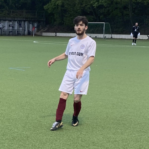 Olympia Kölns Mario Nasturzi stellte den Favoriten Lindenthal-Hohenlind vor Probleme.