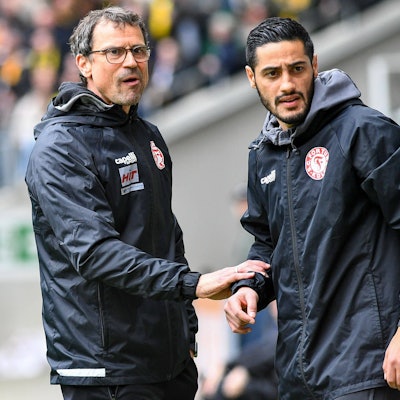 v.li.: Matthias Mink Cheftrainer Fortuna Köln, Hamdi Dahmani Co-Trainer Fortuna Köln diskutieren, im Gespräch, Aktion, Action, Spielszene, 30.03.2024, Aachen Deutschland, Fussball, Regionalliga West, Alemannia Aachen - Fortuna Köln *** from left Matthias Mink head coach Fortuna Köln , Hamdi Dahmani co-coach Fortuna Köln discuss, in conversation, action, action scene, 30 03 2024, Aachen Germany , Football, Regionalliga West, Alemannia Aachen Fortuna Köln xmhx