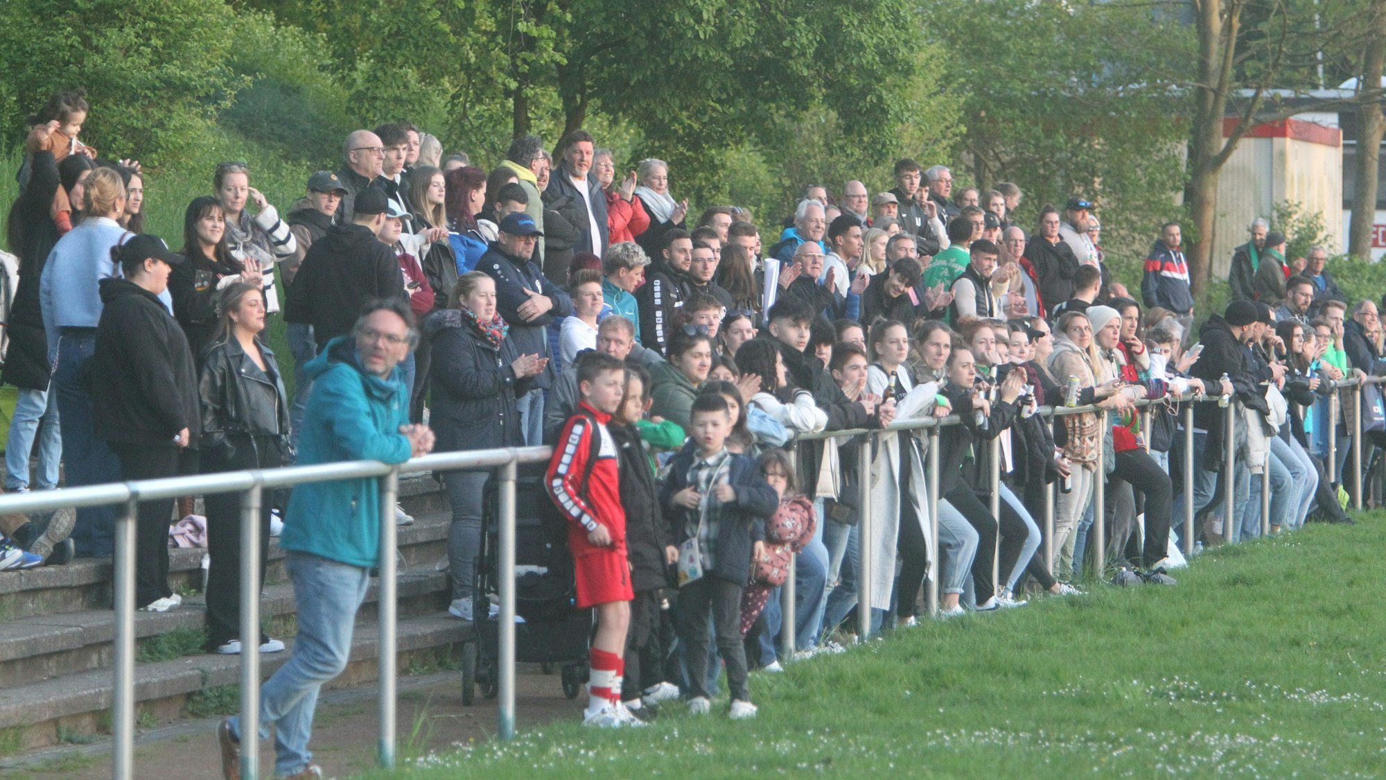 Gut besucht war die Partie im Hennefer Stadion.
