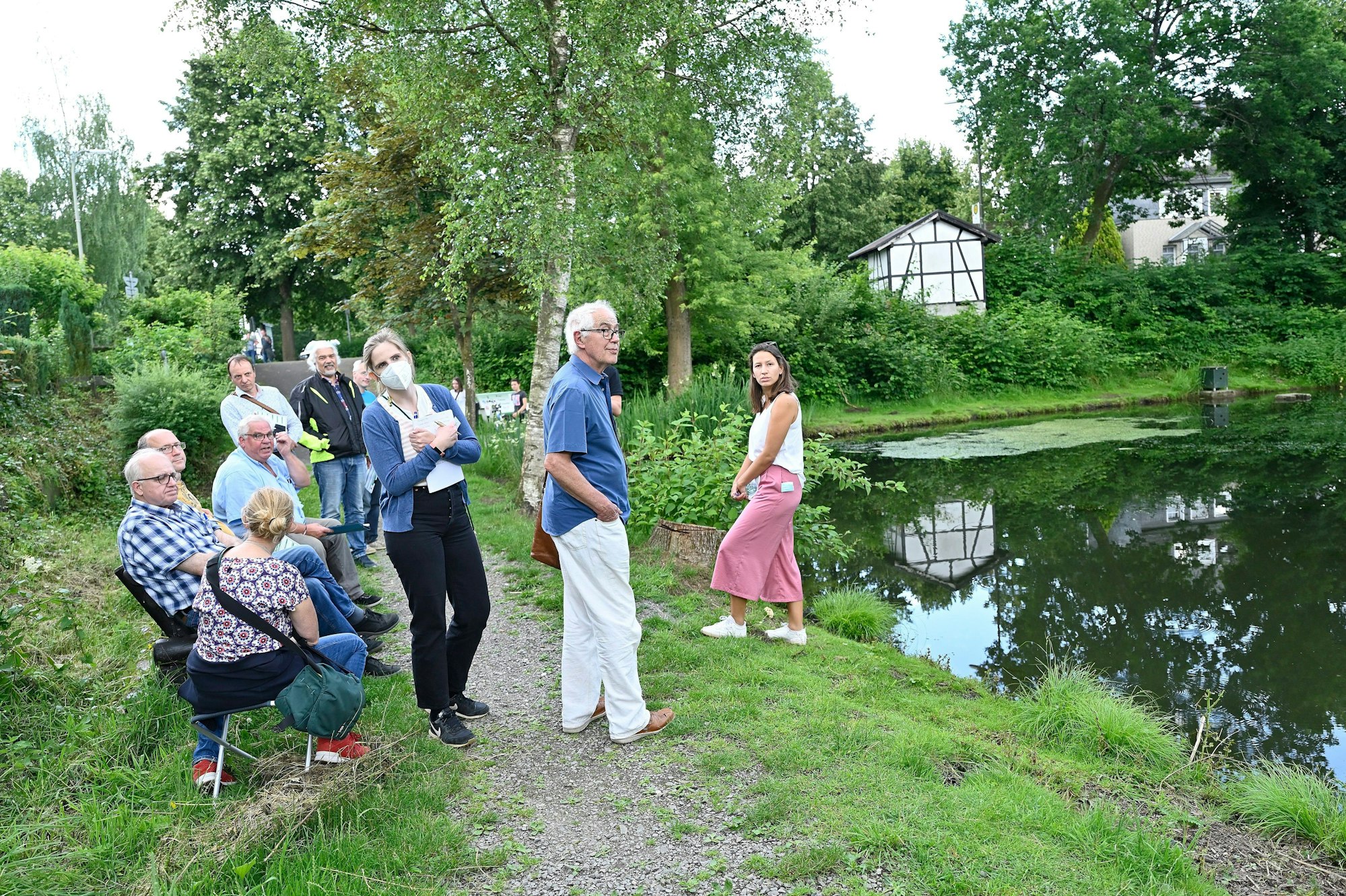 Das Foto zeigt einen Rundgang zum Integrierten Stadtentwicklungskonzept im Juli 2021