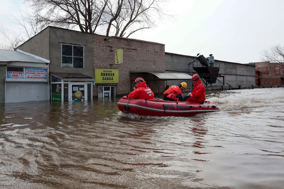 Orenburg berschwemmungen In Russland Einwohner Sollen Stadt Sofort Orenburg berschwemmungen In Russland Einwohner Sollen Stadt Sofort