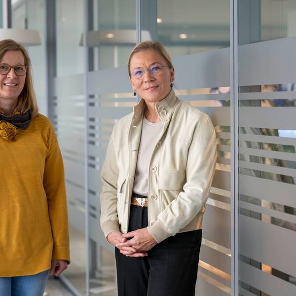 Monika Scholz, Leiterin des Johanneshauses, und Kathrin Möller, Vorständin der GAG.