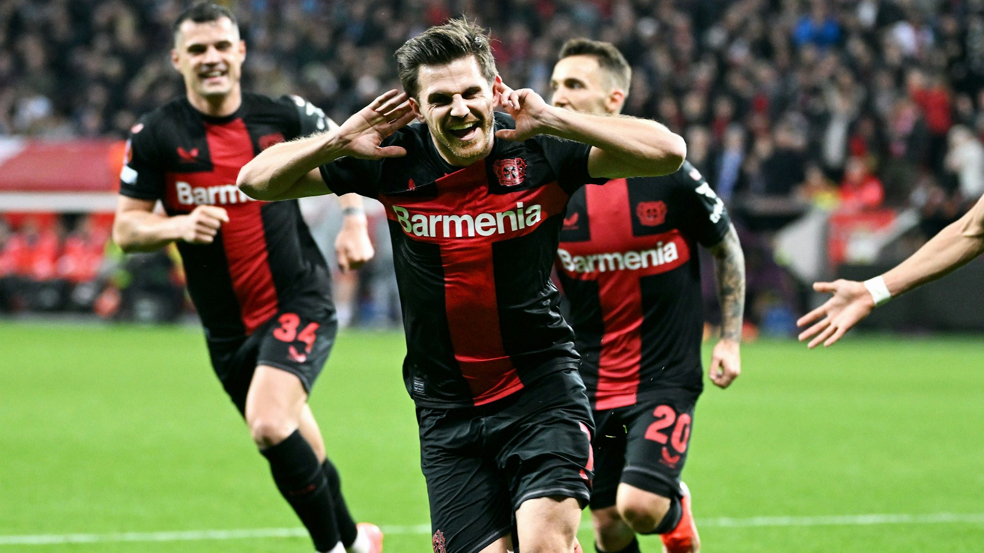 Fussball, Europa League, Deutschland, Herren, Saison 2023/2024, Viertelfinale Hinspiel, BayArena Leverkusen, Bayer Leverkusen - FC West Ham United 2:0 Jubel Jonas Hofmann LEV nach seinem Tor zum 1:0. Jubel, Freude, Aktion. UEFA REGULATIONS PROHIBIT ANY USE OF PHOTOGRAPHS AS IMAGE SEQUENCES AND/OR QUASI-VIDEO *** Football, Europa League, Germany, Men, Season 2023 2024, Quarter-final first leg, BayArena Leverkusen, Bayer Leverkusen FC West Ham United 2 0 Cheers Jonas Hofmann LEV after his goal for 1 0 Cheers, joy, action UEFA REGULATIONS PROHIBIT ANY USE OF PHOTOGRAPHS AS IMAGE SEQUENCES AND OR QUASI VIDEO