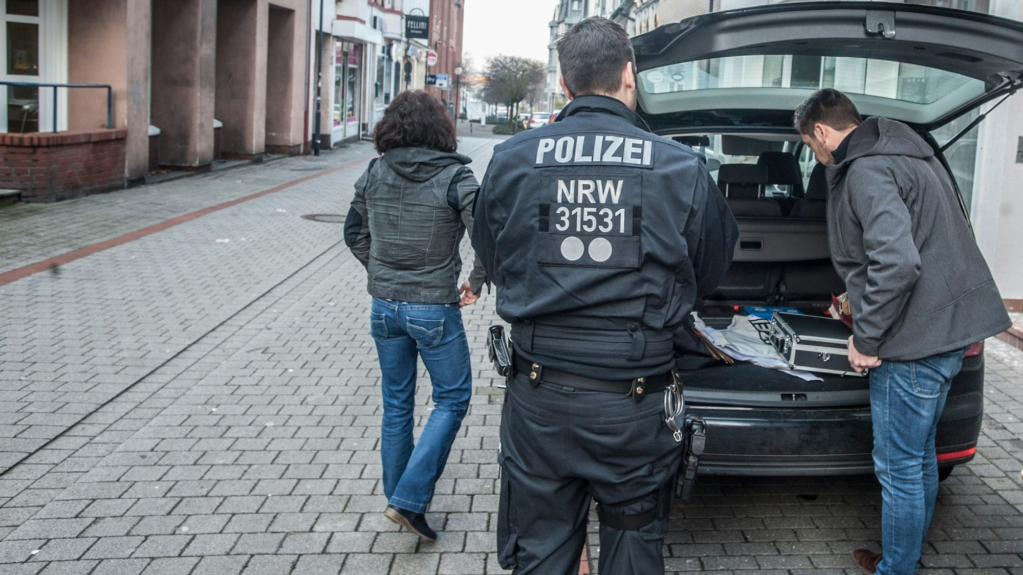 14.3.2018: Razzia bei der Großfamilie gleichzeitig in Bürrig und in Wiesdorf und anderswo.