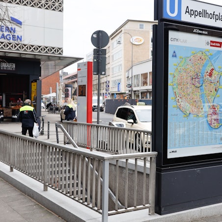 26.03.2024, Köln: Drogenszene am Appellhofplatz rund um die U_Bahnstation.Foto:Dirk Borm