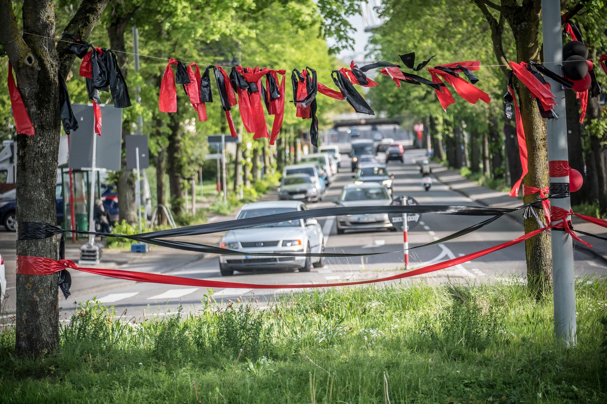 Der geschmückte Kreisel an der Bismarckstraße