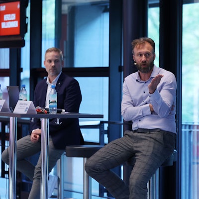 Beim öffentlichen Podiums-Austausch mit Kölnerinnen und Kölnern wurden am Freitagabend (12. April) die Pläne für die Fußball-EM vorgestellt.