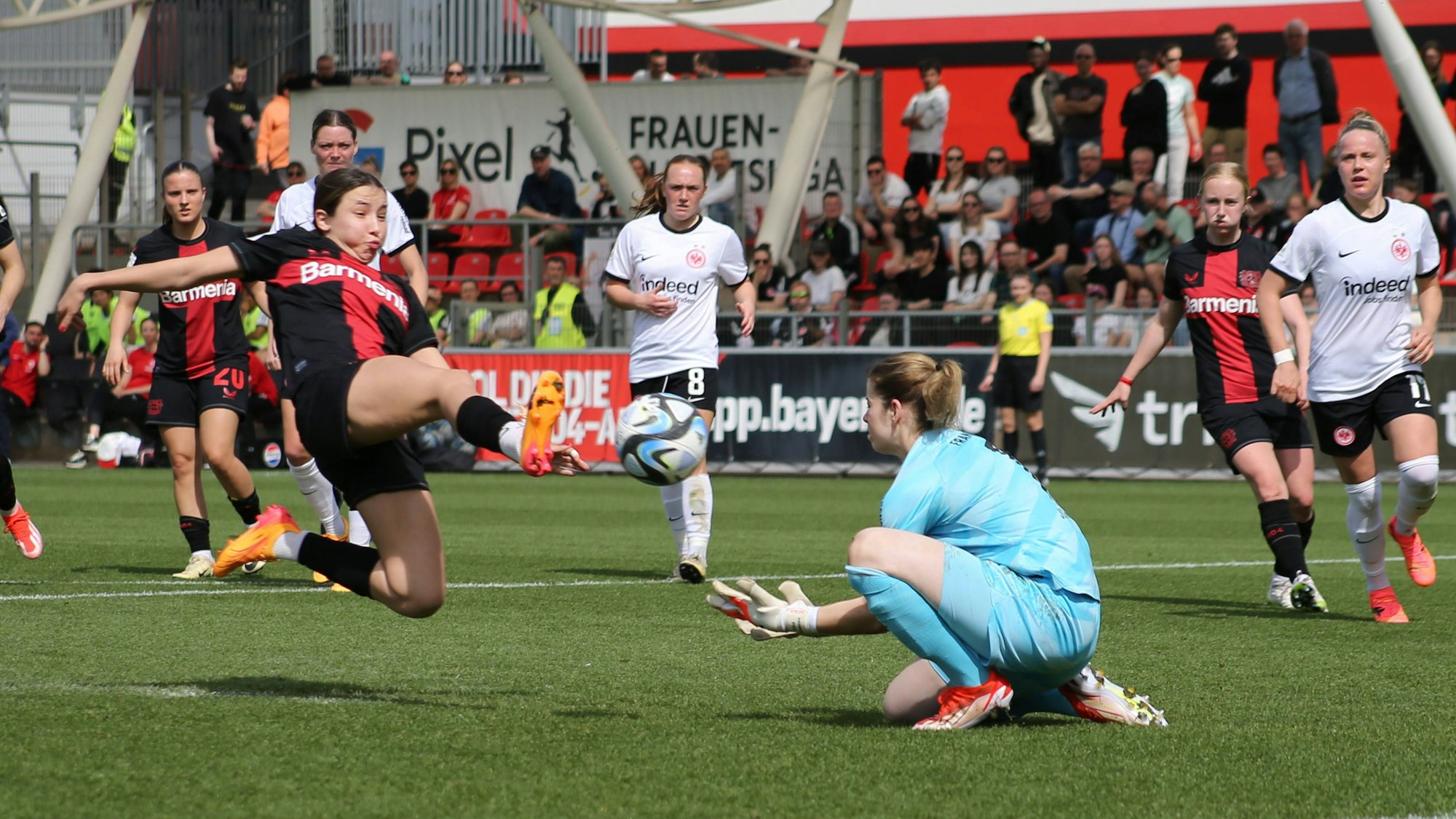 13.04.2024, xgrfx, Fussball 1.Bundesliga Damen, Bayer Leverkusen - Eintracht Frankfurt emspor, v.l. Tor, Loreen Bender Bayer Leverkusen DFL/DFB REGULATIONS PROHIBIT ANY USE OF PHOTOGRAPHS as IMAGE SEQUENCES and/or QUASI-VIDEO Leverkusen *** 13 04 2024, xgrfx, Fußball 1 Bundesliga Damen, Bayer Leverkusen Eintracht Frankfurt emspor, v l Tor, Loreen Bender Bayer Leverkusen DFL DFB REGULATIONS PROHIBIT ANY USE OF PHOTOGRAPHS as IMAGE SEQUENCES and or QUASI VIDEO Leverkusen