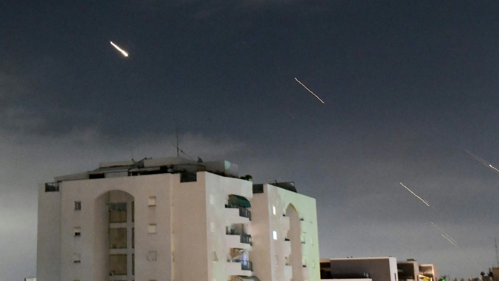 Der „Iron Dome“ über Israel habe die meisten der iranischen Drohnen abgefangen.