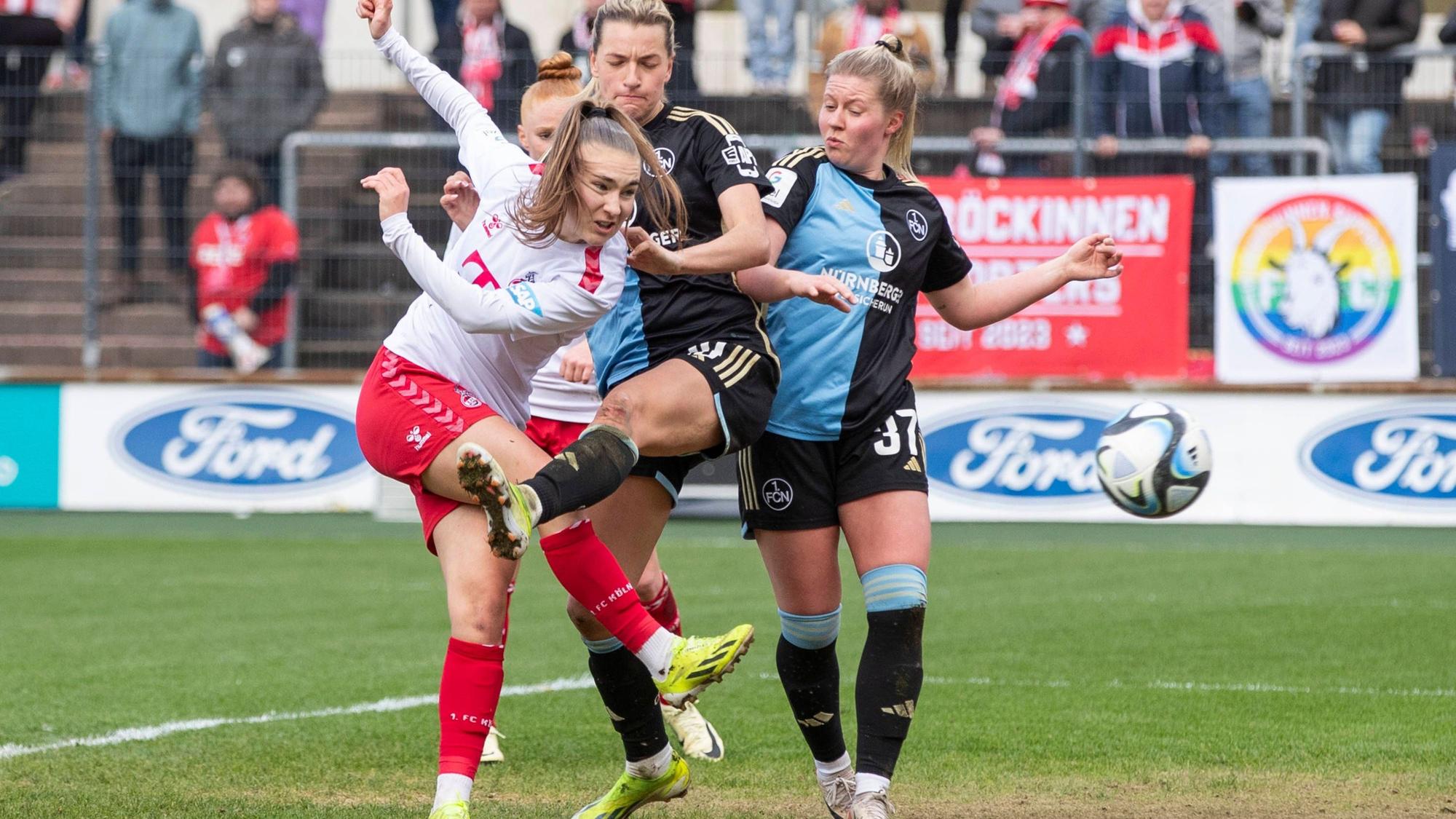 GOOGLE PIXEL Frauen-Bundesliga: 1. FC Köln - 1. FC Nürnberg, 23.03.2024 Alena Bienz 1. FC Köln, 11 mit einer Chance. GOOGLE PIXEL Frauen-Bundesliga, 1. FC Köln - 1. FC Nürnberg, 17. Spieltag, am 23.03.2024, Franz-Kremer-Stadion, Köln DFL regulations prohibit any use of photographs as image sequences and/or quasi-video *** GOOGLE PIXEL Frauen Bundesliga 1 FC Köln 1 FC Nürnberg, 23 03 2024 Alena Bienz 1 FC Köln, 11 mit einer Chance GOOGLE PIXEL Frauen Bundesliga, 1 FC Köln 1 FC Nürnberg, 17 Spieltag, am 23 03 2024, Franz Kremer Stadion, Köln DFL regulations prohibit any use of photographs as image sequences and or quasi video Copyright: xBEAUTIFULxSPORTS/Meuselx