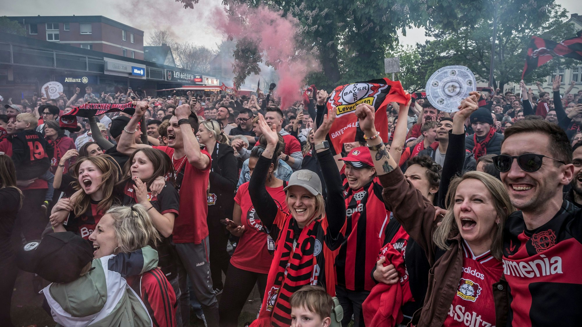 Public Viewing bei der Lev Szene '86. Leverkusen ist Deutscher Meister. Foto: Ralf Krieger