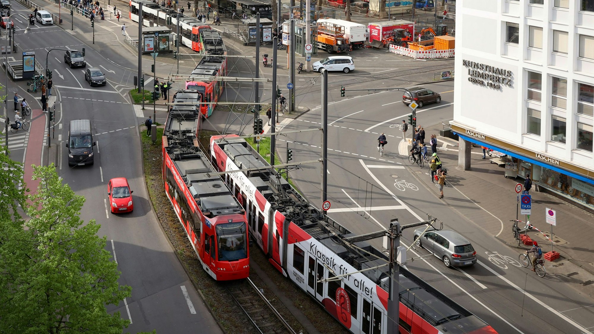 Testfahrten mit 90-m-Langzügen auf der Ost-West-Achse zwischen Bahnhof Deutz/Messe und Neumarkt.