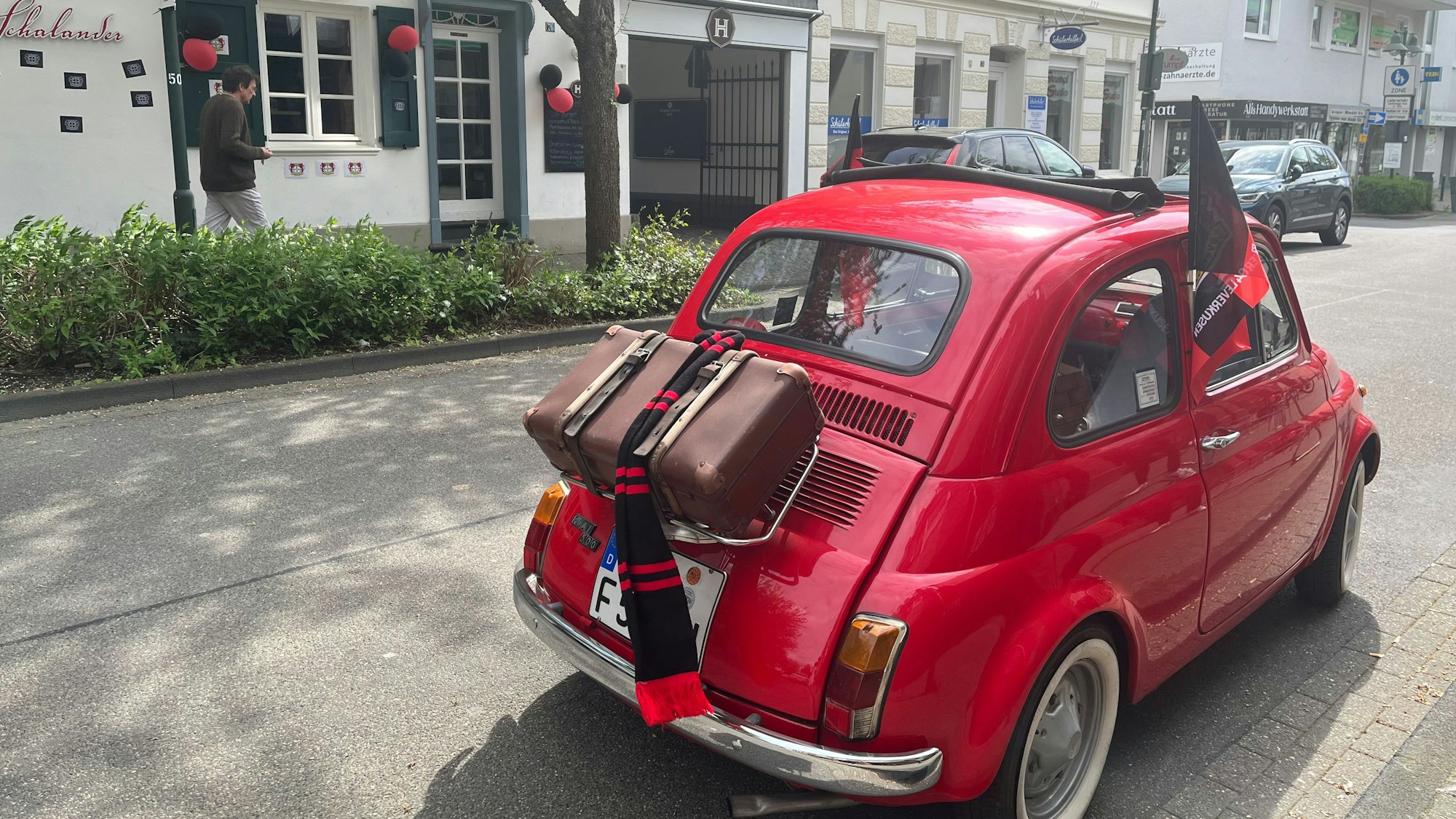 Der Fiat 500 davor ist ein beliebtes Fotomotiv.