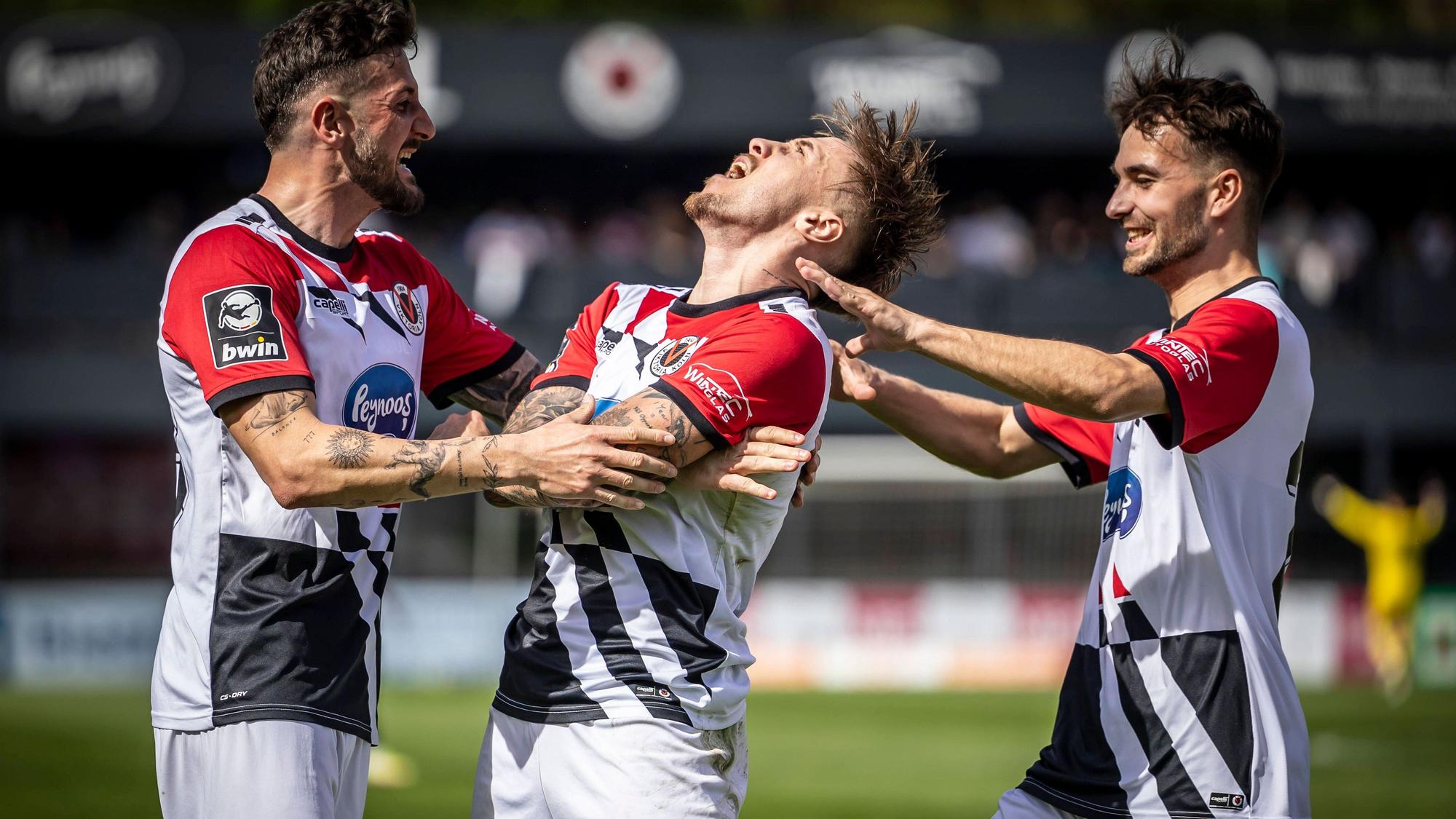 Luca Marseiler (M.) erzielte den zwischenzeitlichen 2:2-Ausgleich für Viktoria Köln.