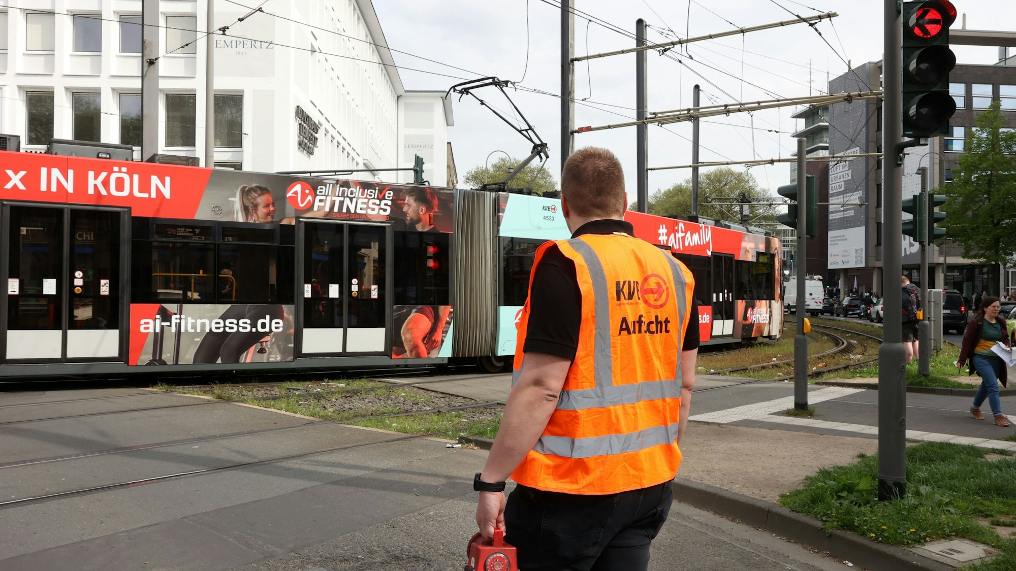 Eine KVB-Linie auf der Ost-West-Achse zwischen Bahnhof Deutz/Messe und Neumarkt (Symbolbild).