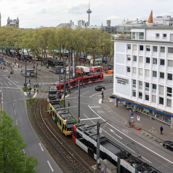 Die 90-Meter-Bahnen wurden auf der Ost-West-Achse zwischen Bahnhof Deutz/Messe und Neumarkt getestet.