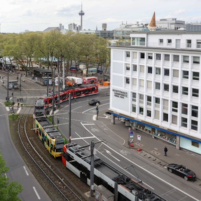 Die 90-Meter-Bahnen wurden auf der Ost-West-Achse zwischen Bahnhof Deutz/Messe und Neumarkt getestet.