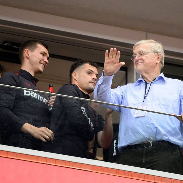 Werner WENNING LEV, CEO Vorsitzender des Gesellschafterausschusses, v.l. Torwart Matej KOVAR LEV, Granit XHAKA LEV, WENNING Team LEV feiert die deutsche Meisterschaft auf einem Balkon im Stadion in Meister T-Shirt und Attrappen der Deutschen Meisterschale. Bayer Leverkusen feiert die Deutsche Meisterschaft 2024. Fussball 1. Bundesliga, 29.Spieltag, Bayer 04 Leverkusen LEV - SV Werder Bremen HB 5:0, am 14.04.2024 in Leverkusen/ Deutschland. DFL regulations prohibit any use of photographs as image sequences and/or quasi-video  *** Werner WENNING LEV, CEO Chairman of the Shareholders Committee , f l Goalkeeper Matej KOVAR LEV , Granit XHAKA LEV , WENNING Team LEV celebrates the German championship on a balcony in the stadium in Meister T Shirt and dummies of the German championship trophy Bayer Leverkusen celebrates the German championship 2024 Soccer 1 Bundesliga, 29 Matchday, Bayer 04 Leverkusen LEV SV Werder Bremen HB 5 0, on 14 04 2024 in Leverkusen Germany DFL regulations prohibit any use of photographs as image sequences and or quasi video Â