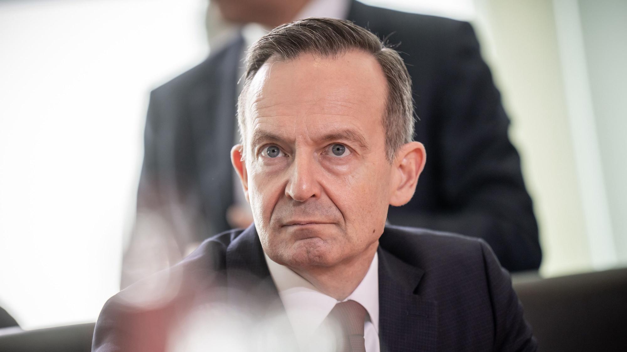 Volker Wissing (FDP), Bundesminister für Verkehr und Digitales. Sein Ministerium hat erneut die Klimaziele massiv verfehlt.