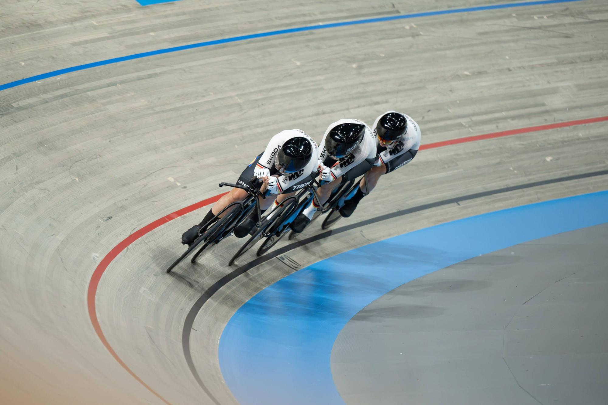 Das Team Deutschland mit Franziska Brausse, Lisa Klein, Mieke Kröger, Laura Sussemilch bei der Mannschaftsverfolgung Damen auf der Radrennbahn.