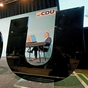 13.04.2024, Mecklenburg-Vorpommern, Rostock: Mit einem Gottesdienst beginnt der Wahlparteitag der CDU Mecklenburg-Vorpommern. Die 173 Delegierten wollen einen neuen Landesvorstand aufstellen. Foto: Bernd Wüstneck/dpa +++ dpa-Bildfunk +++