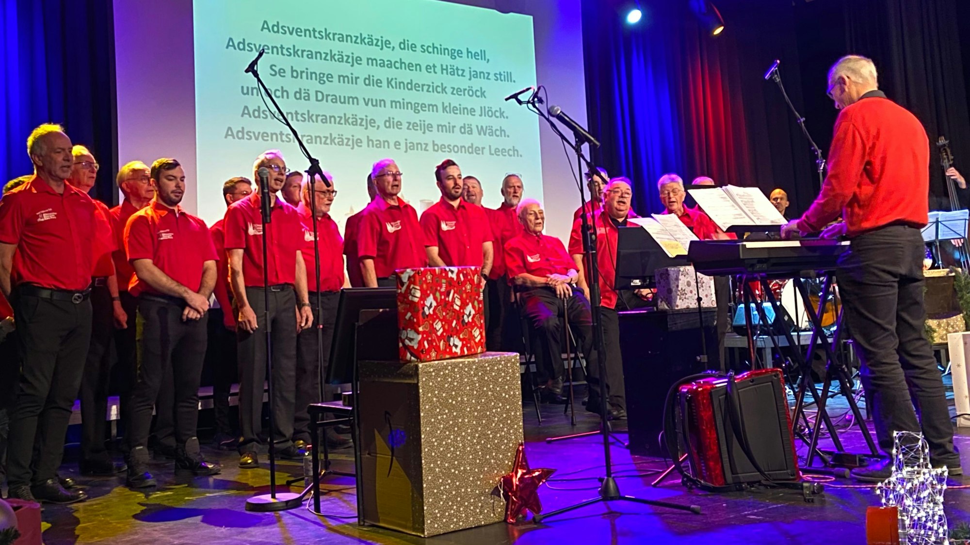 Der Männerchor Eintracht singt Lieder für die Kölsche Seele und taucht beim „Kölschen Vörmeddaach“ in die rheinische Musikgeschichte ein