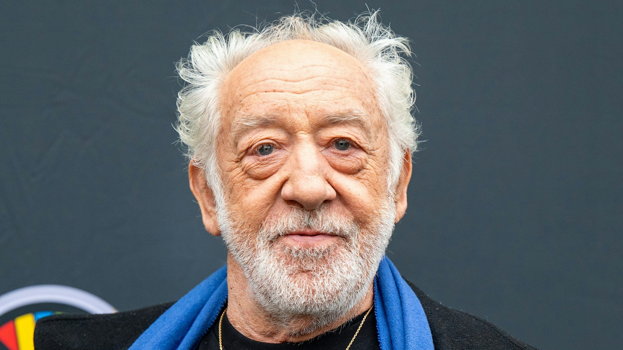 Kabarettist Dieter Hallervorden bei einem öffentlichen Auftritt – jetzt stellt er Strafanzeige gegen Bundeskanzler Friedrich Merz. (Archivbild)