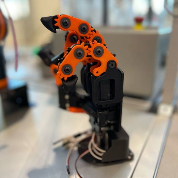 Eine Roboter-Hand der Firma Igus.