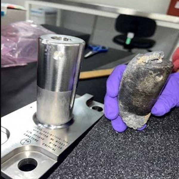 Die Nasa bestätigte am Montag die Vermutung, dass es sich bei dem Objekt um ein Fragment einer Frachtpalette alter Batterien handelt.