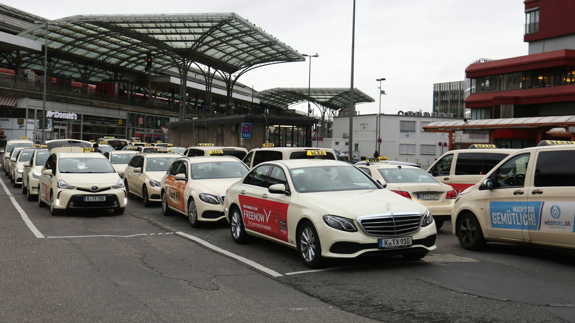 Der Taxistand am Breslauer Platz.