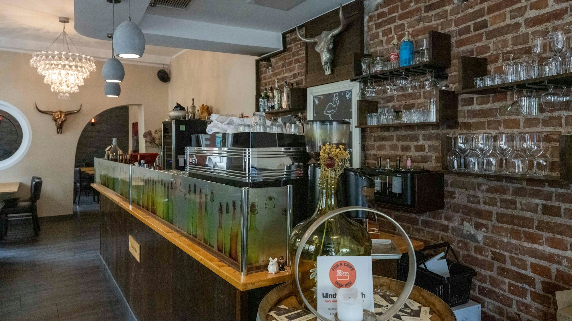 Die Theke im Salera im Agnesviertel.