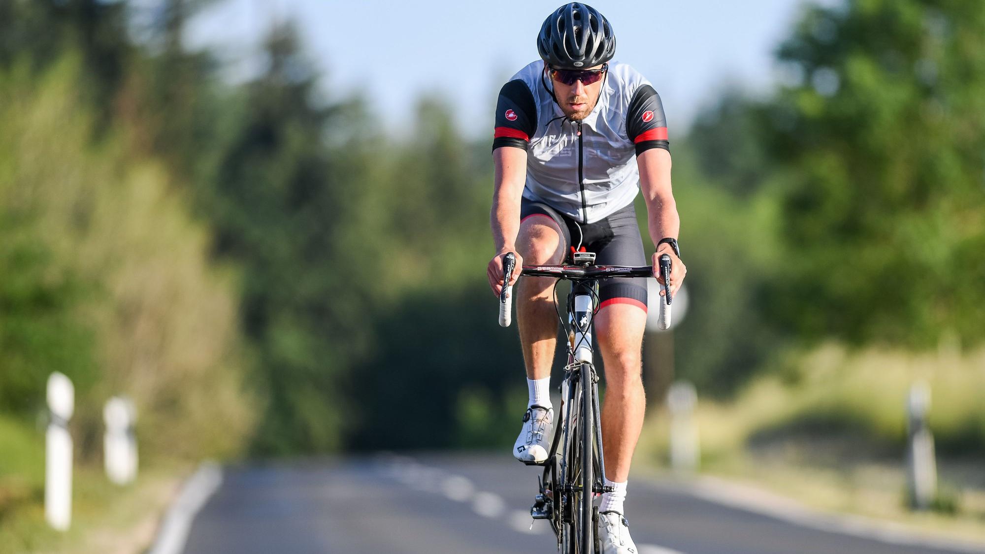 Maurice Mülder im Juni 2023 während seiner Guiness-Weltrekord-Radtour