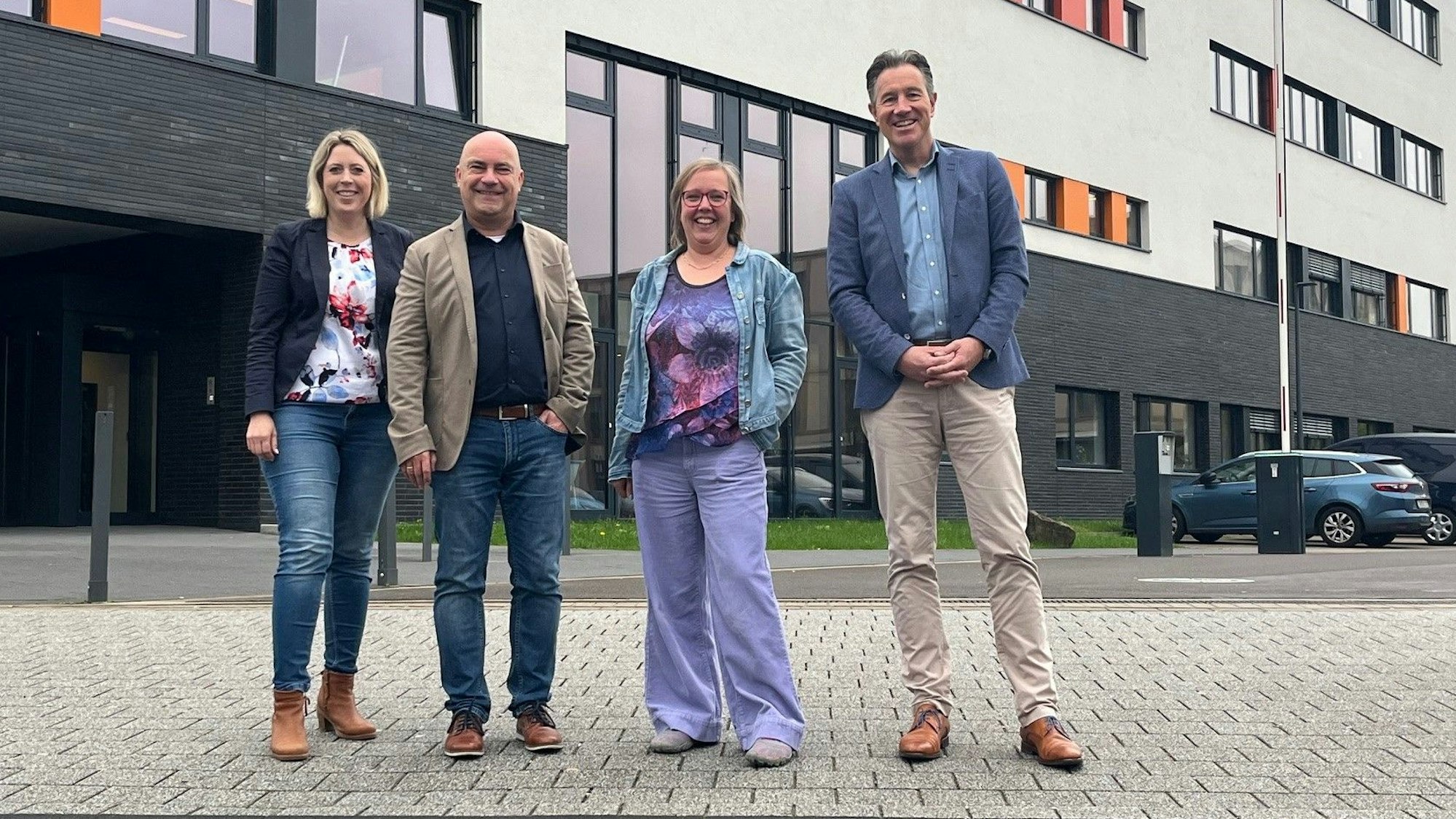 Aufnahme von der Pressekonferenz zu den Wochen der Pflege im Mai 2024 mit (von links) Kirsten Fischer und Harald Klotz (beide Amt für Soziale Angelegenheiten), Agewis-Chefin Nicole Meyer und Kreisgesundheitsdezernent Ralf Schmallenbach.