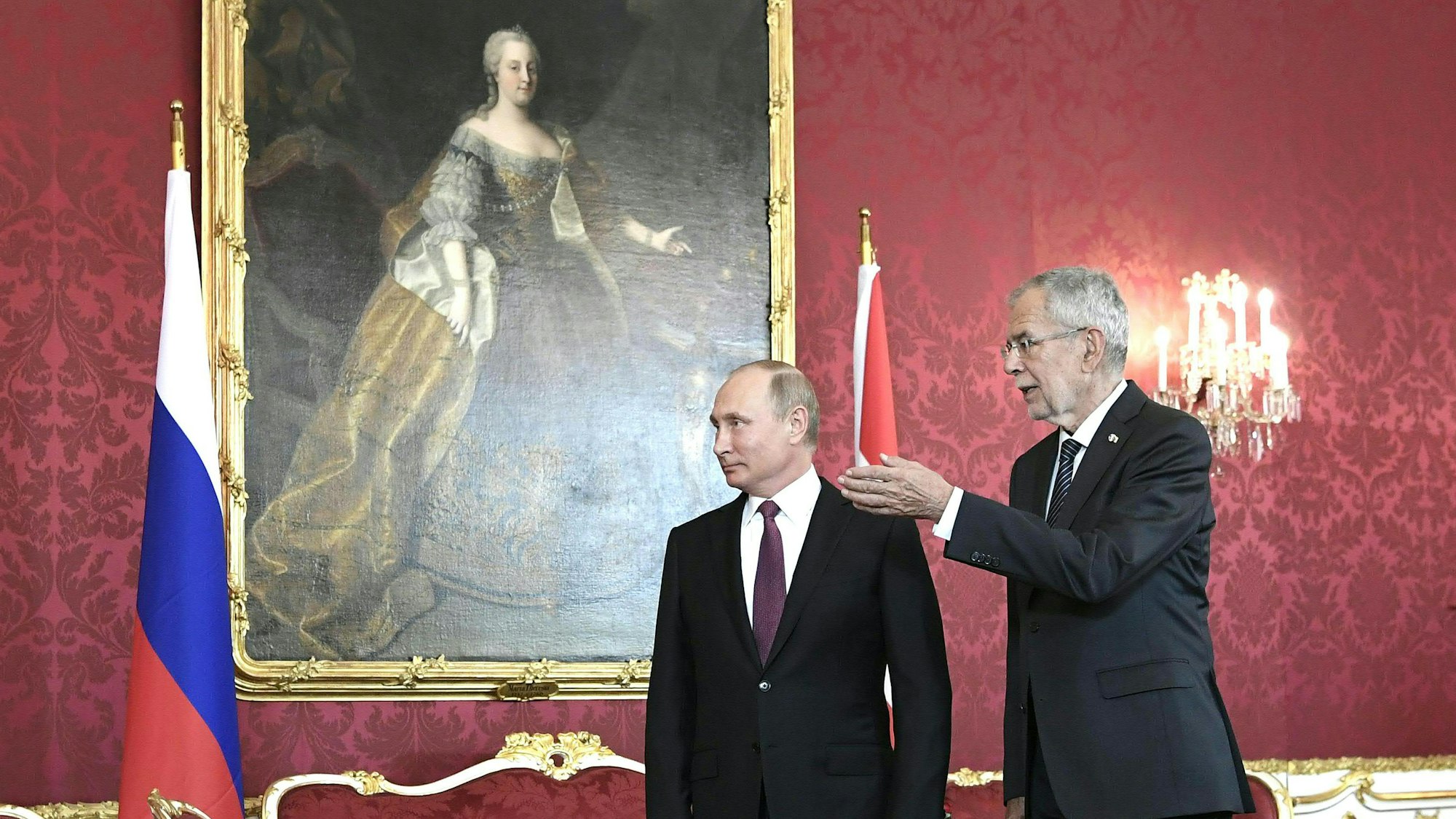 Juni 2018: Wladimir Putin (l.) wird von Alexander Van der Bellen in der Wiener Hofburg empfangen.
