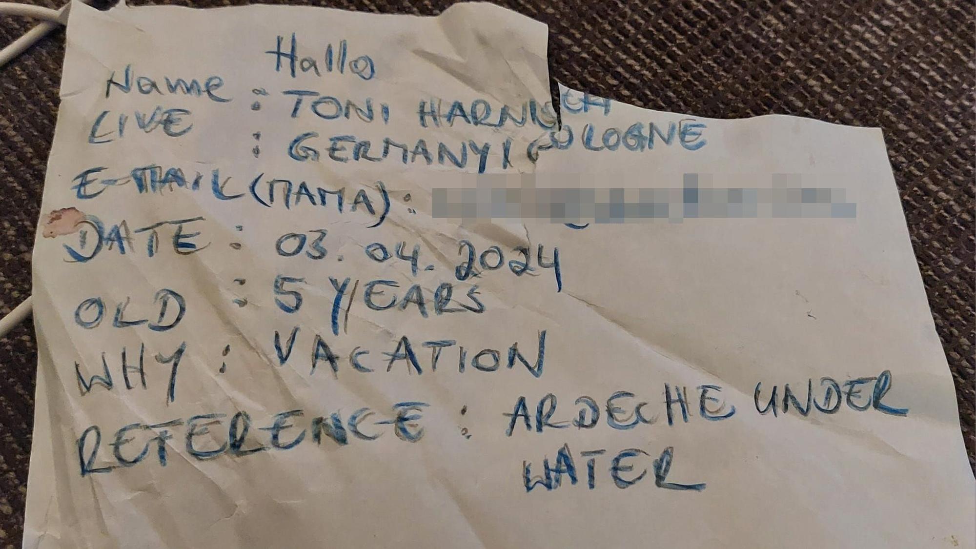 Brief aus der Flaschenpost, die von einem fünfjährigen Kölner in Frankreich ins Meer geworfen und von einem Niederländer gefunden wurde.
