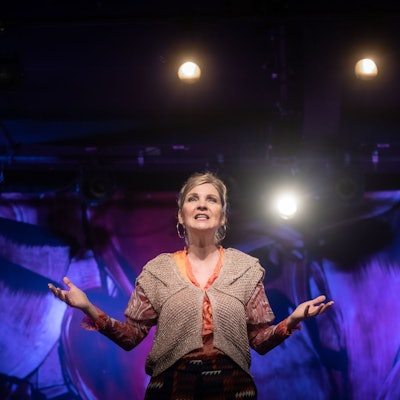 HEXE – HELDIN – HERRENWITZ
Ein Panorama zur Geschichte von Frauen in Köln
Text und Regie, als Teil des Ensembles Franco Melis | Ausstattung / Malerei Anica Blagaj | Produktionsleitung Erika Walter
Mit Susanne Pätzold, Nicole Kersten und Bruna Cabral (Live-Musik)
Premiere 06. April 2024