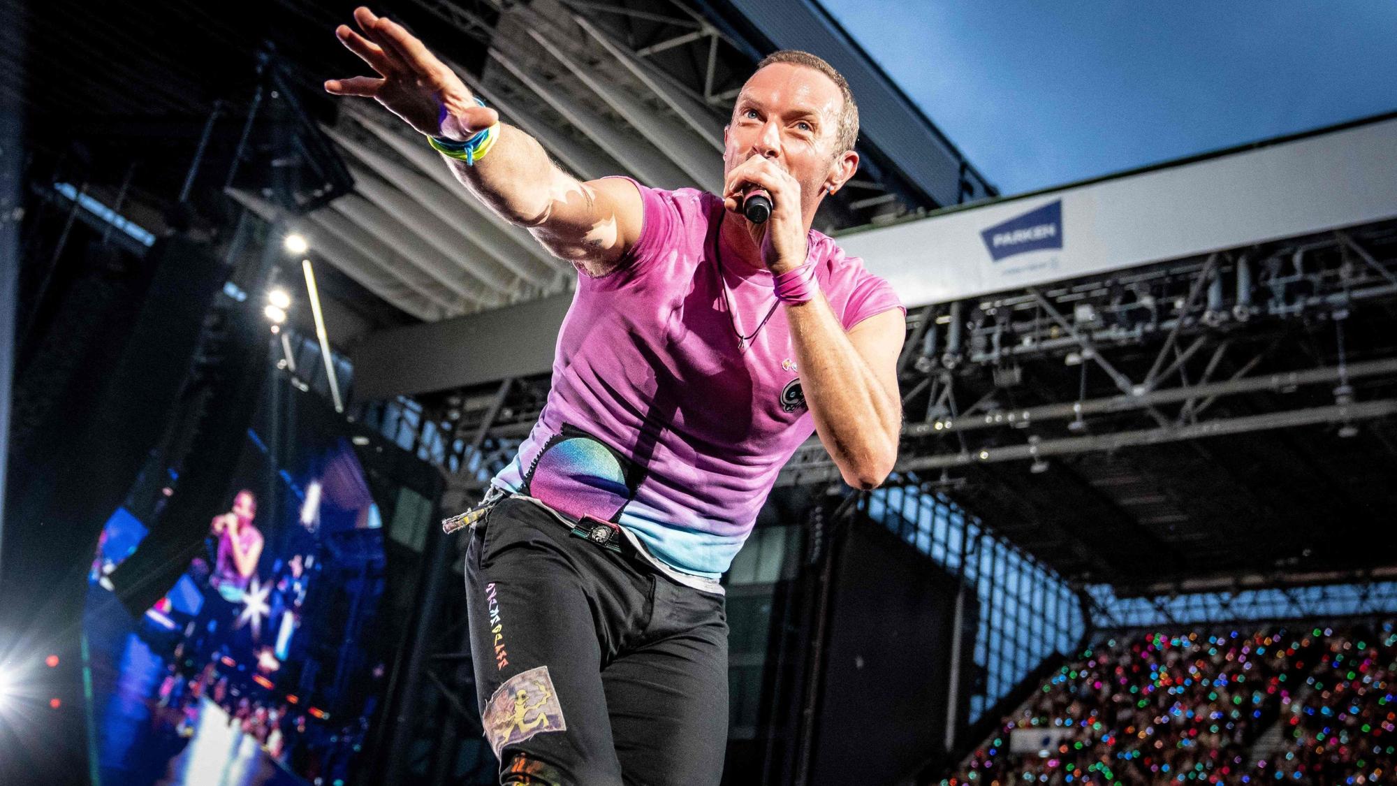 Coldplay-Sänger Chris Martin, hier bei der „Music Of The Spheres“-Tour im Juli 2023 in Kopenhagen.